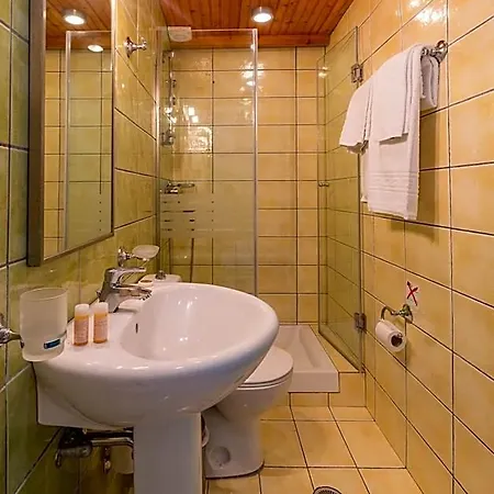 Yannis Hotel 4*
