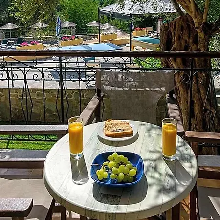 Yannis Hotel 4*