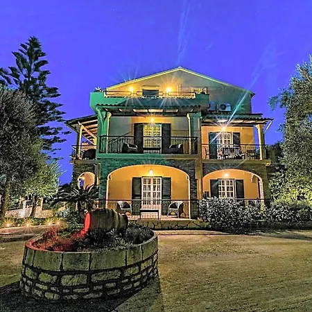 Yannis Hotel