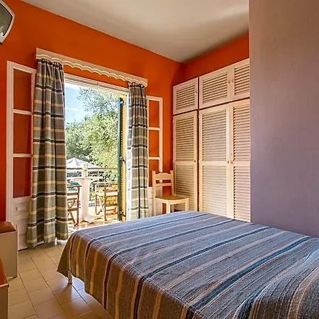 Yannis Hotel 4*