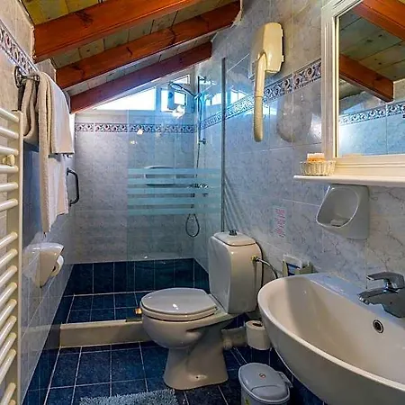 Yannis Hotel